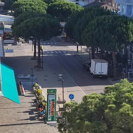 3 Locali, 50 M Dalla